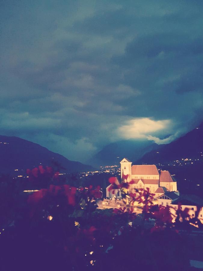 Garni Duerrenstein Hotel Schenna Buitenkant foto